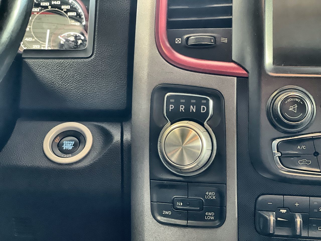 2017 Ram RAM 1500 Crew Cab 4x4 in Regina, Saskatchewan