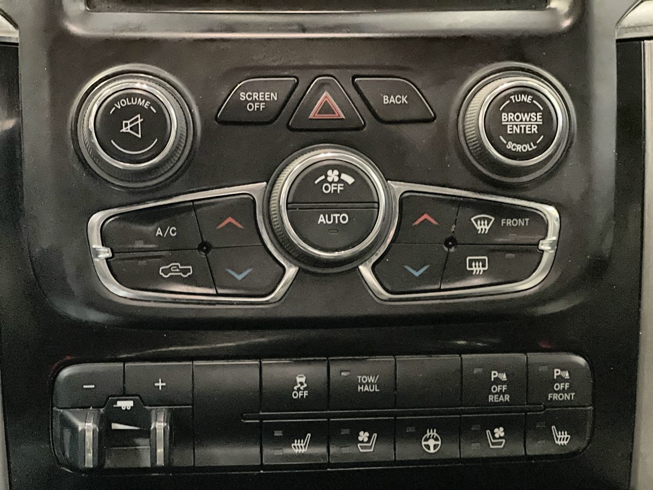 2017 Ram RAM 1500 Crew Cab 4x4 in Regina, Saskatchewan