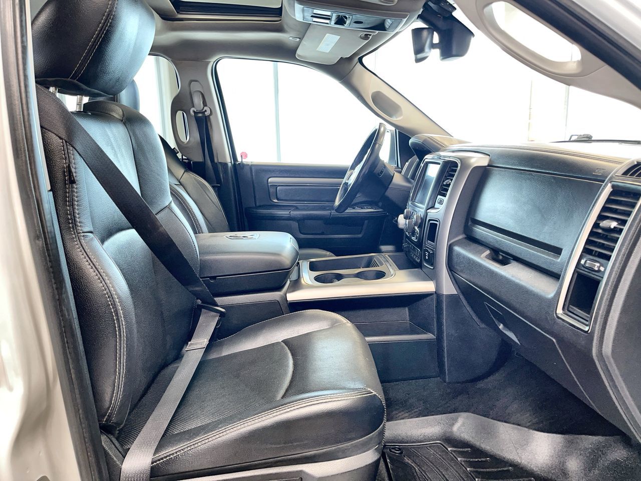 2017 Ram RAM 1500 Crew Cab 4x4 in Regina, Saskatchewan