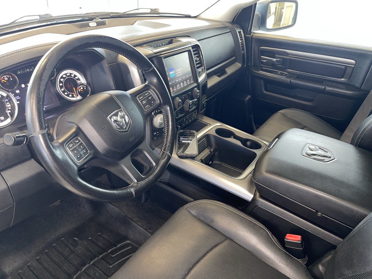 2017 Ram RAM 1500 Crew Cab 4x4 in Regina, Saskatchewan