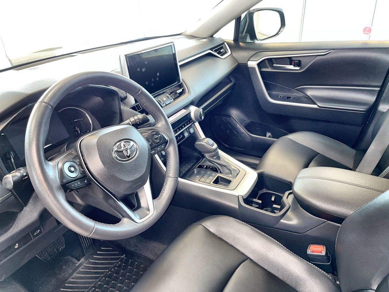 2025 Toyota RAV4 XLE AWD