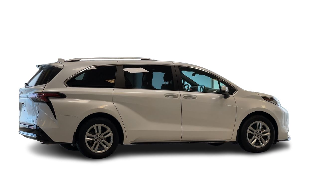 Toyota Sienna Hybrid  2023 à Regina, Saskatchewan