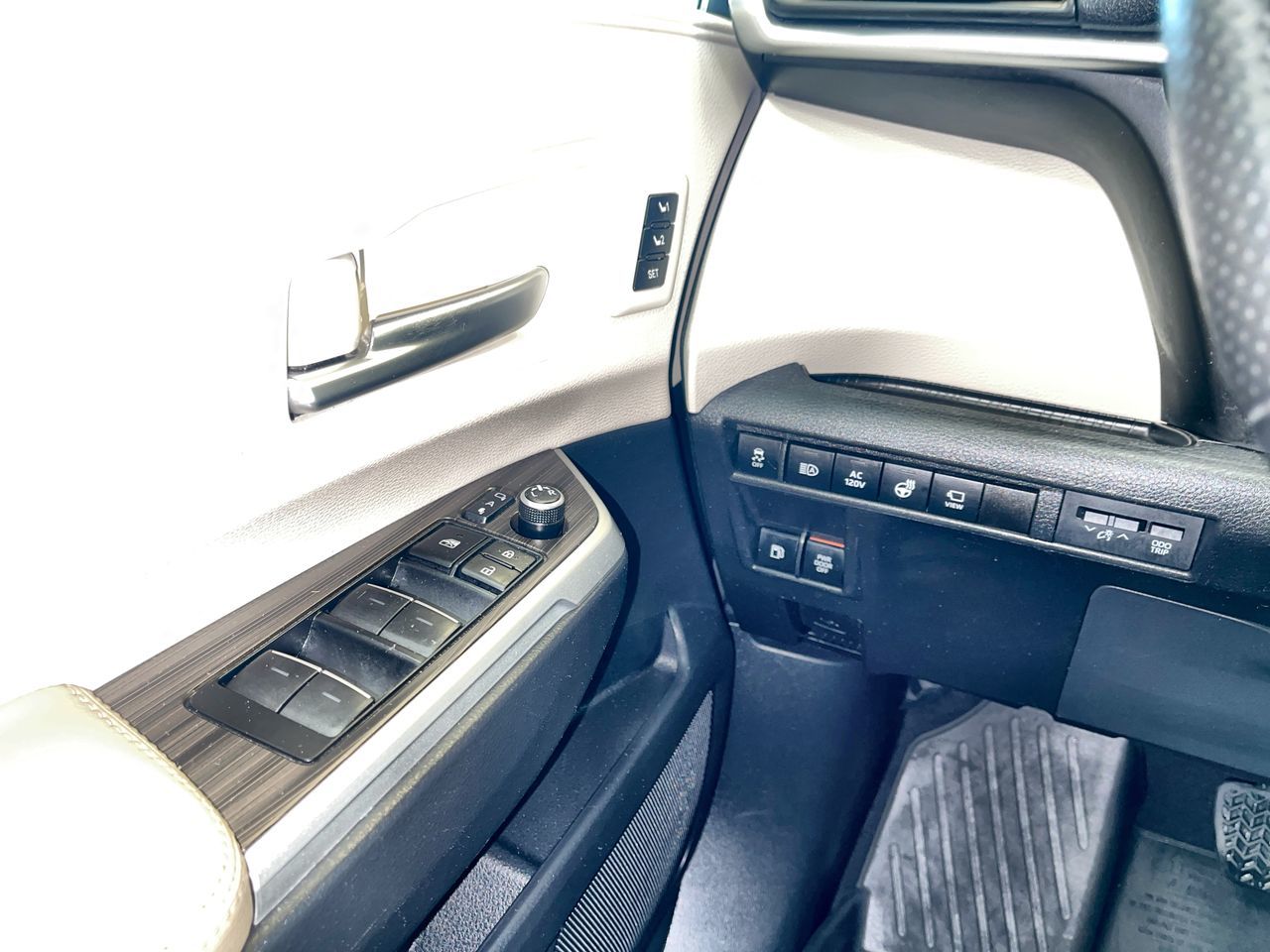 Toyota Sienna Hybrid  2023 à Regina, Saskatchewan