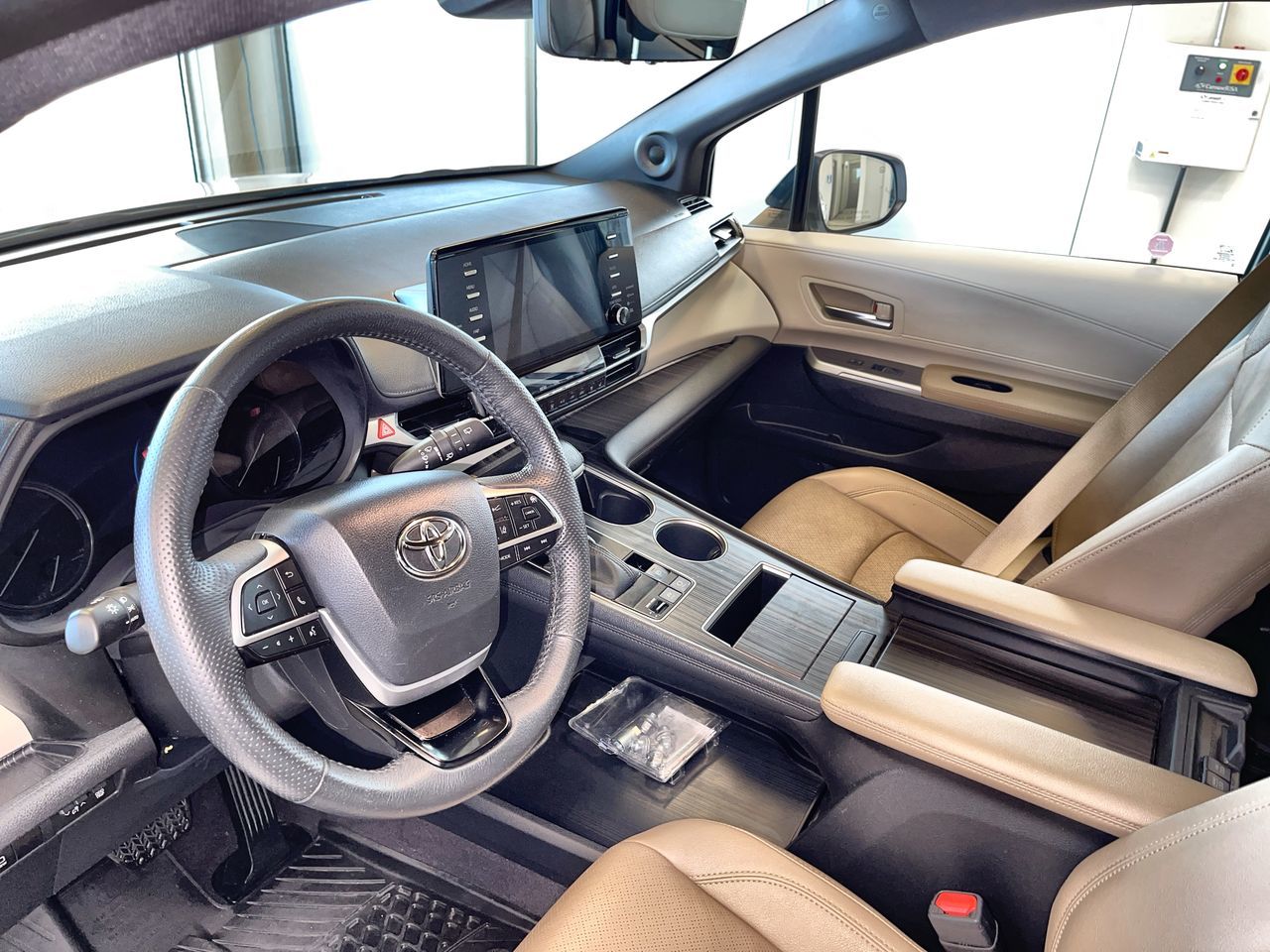 Toyota Sienna Hybrid  2023 à Regina, Saskatchewan