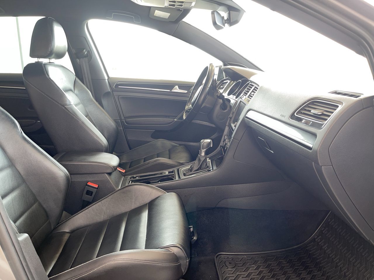2017 Volkswagen Golf R in Regina, Saskatchewan