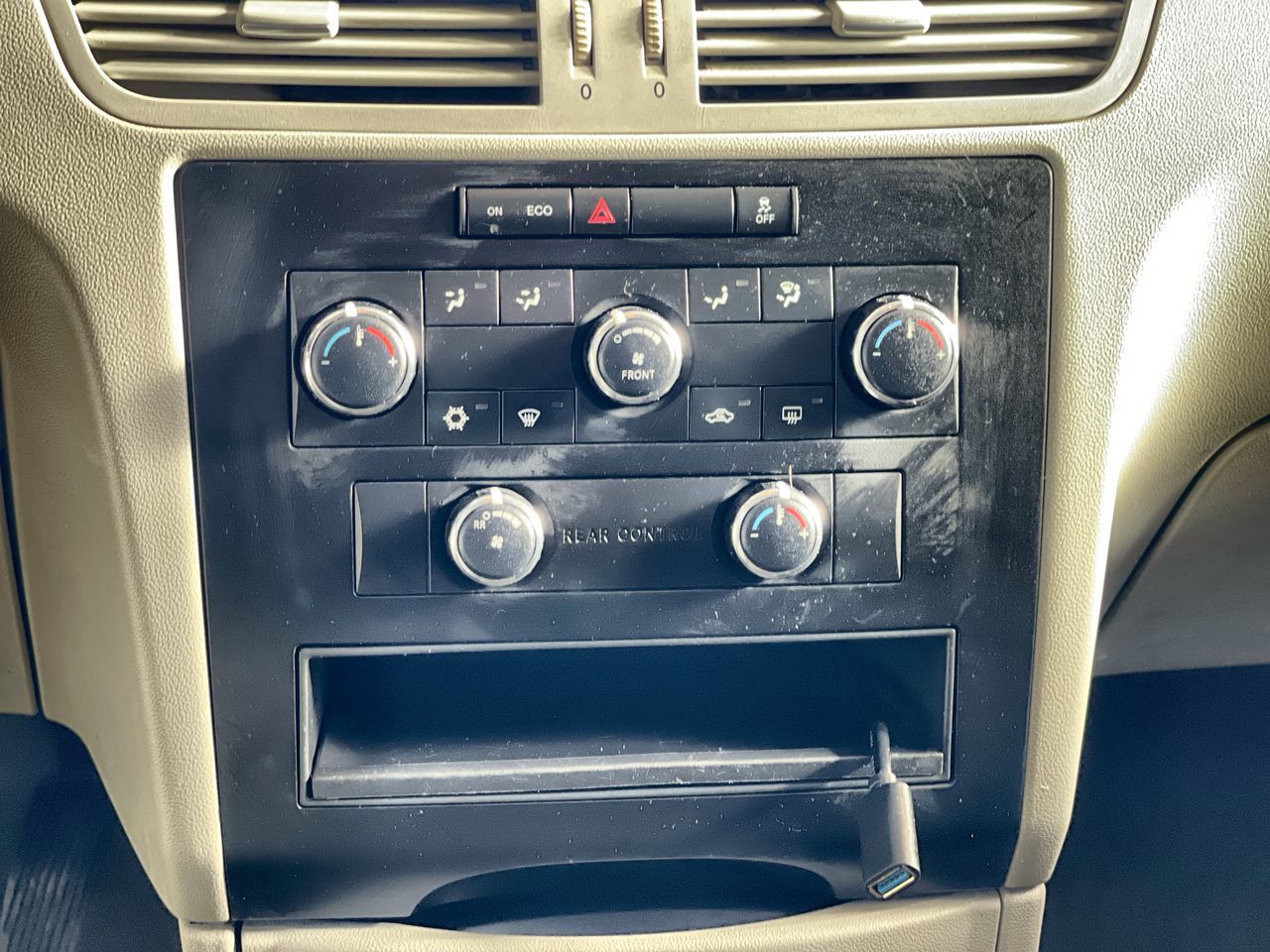 2011 Volkswagen Routan in Regina, Saskatchewan