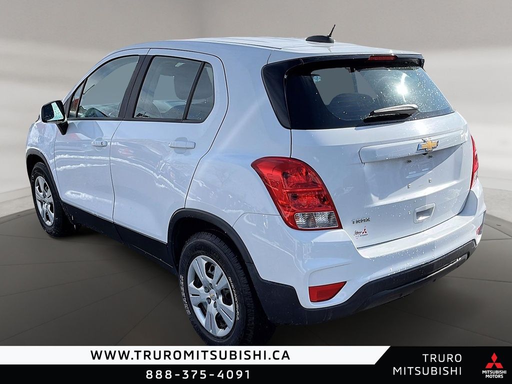 Photo 2017 Chevrolet Trax LS #4