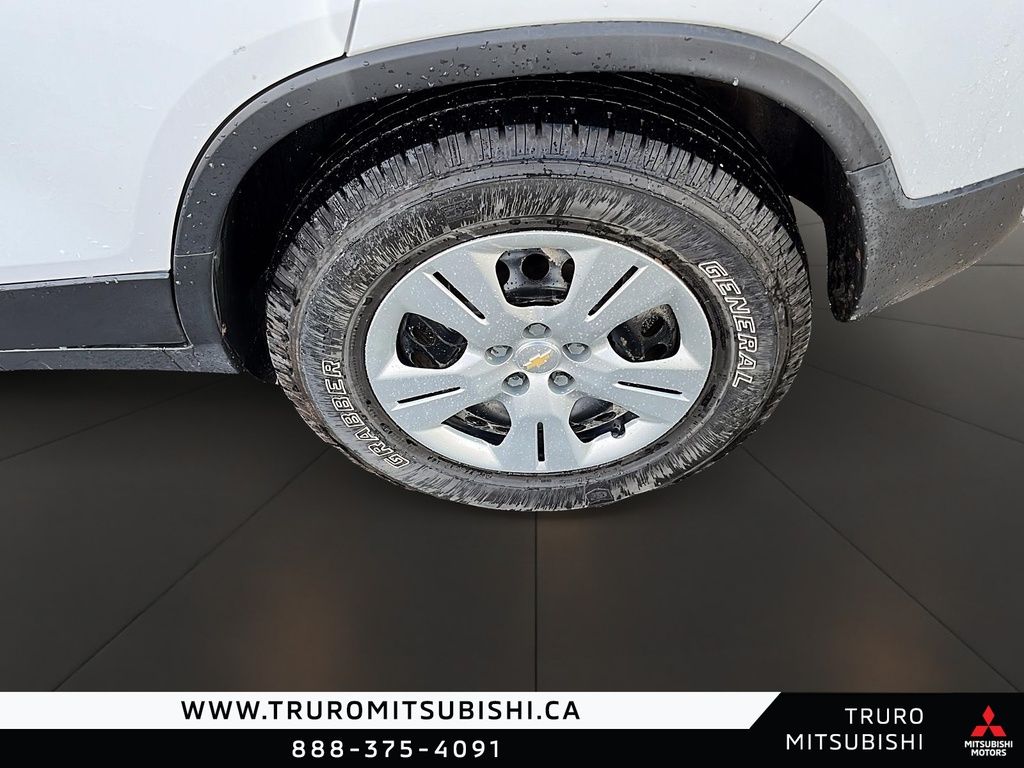 Photo 2017 Chevrolet Trax LS #7