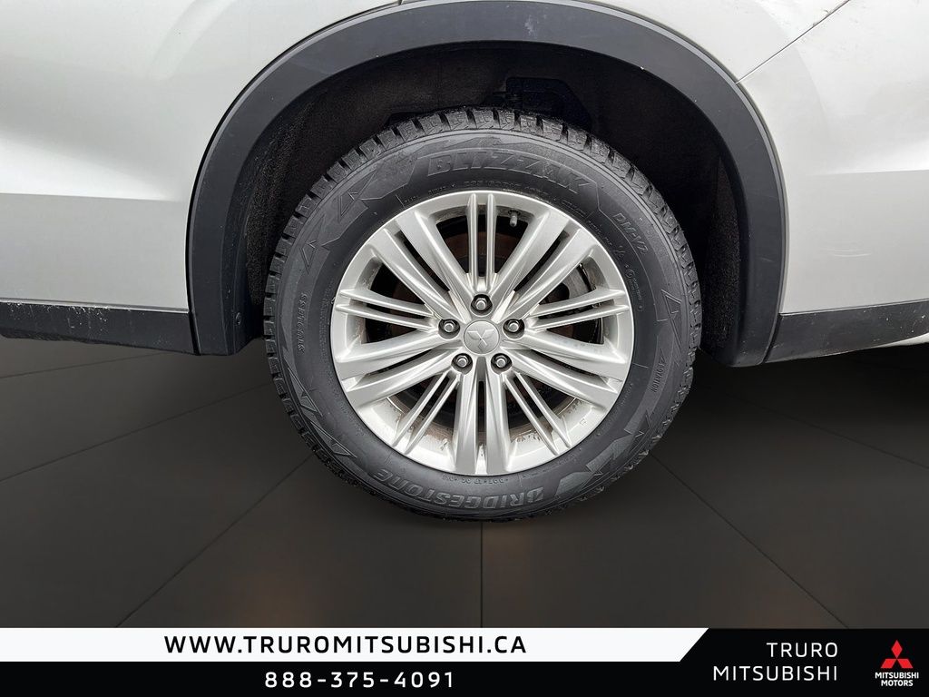 Photo 2022 Mitsubishi Outlander SE #7