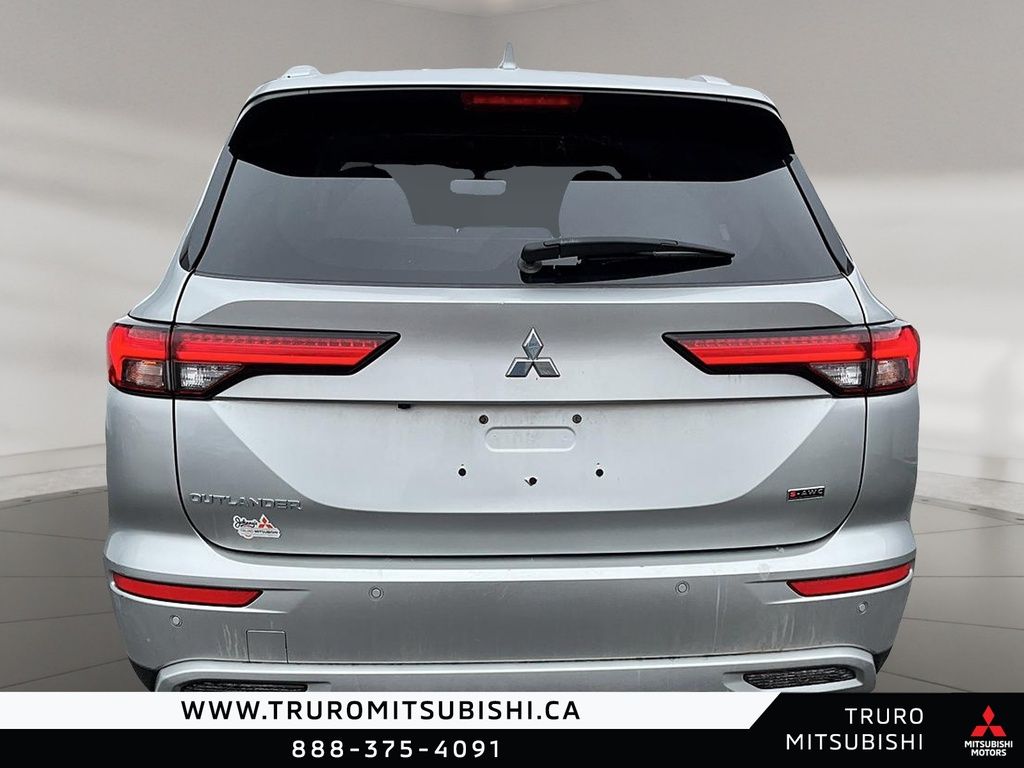 Photo 2022 Mitsubishi Outlander SE #3