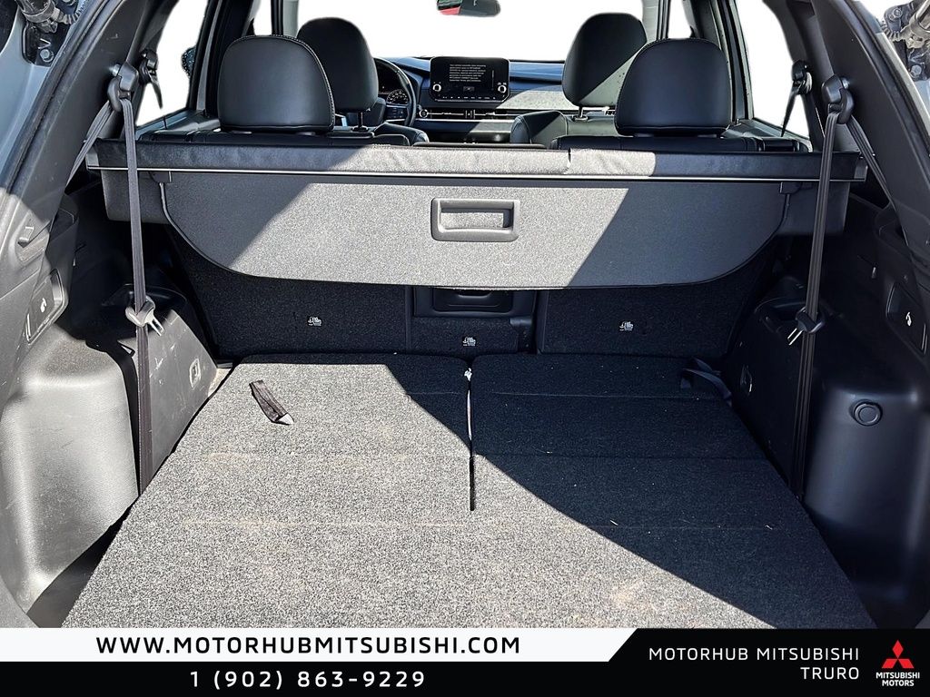 Photo 2022 Mitsubishi Outlander LE Premium #6
