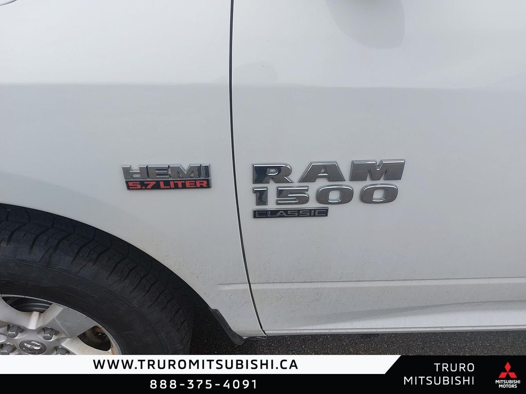 Photo 2021 Ram 1500 Classic SLT #6
