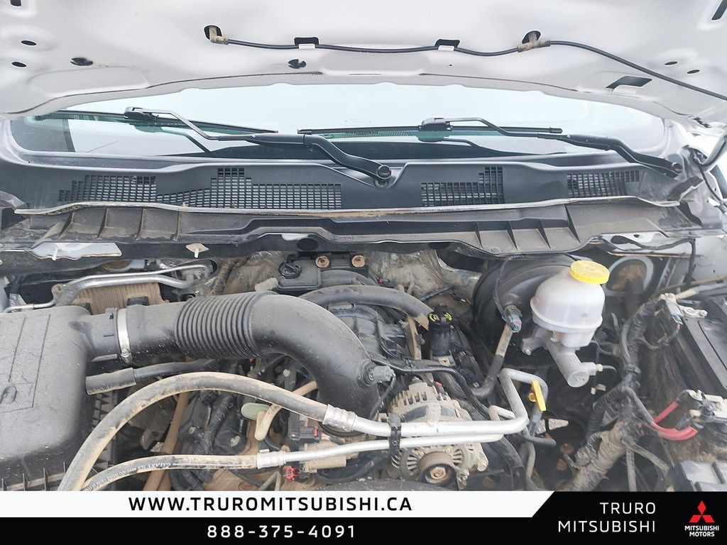 Photo 2021 Ram 1500 Classic SLT #8