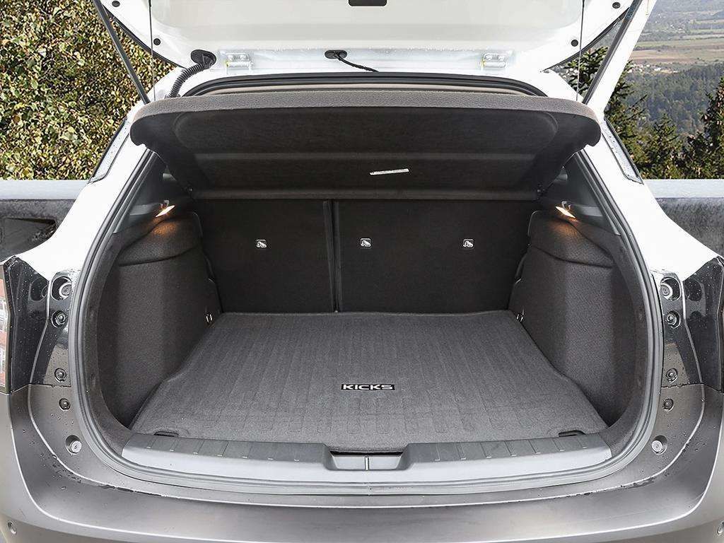 Photo 2026 Nissan Kicks SR Premium AWD #7