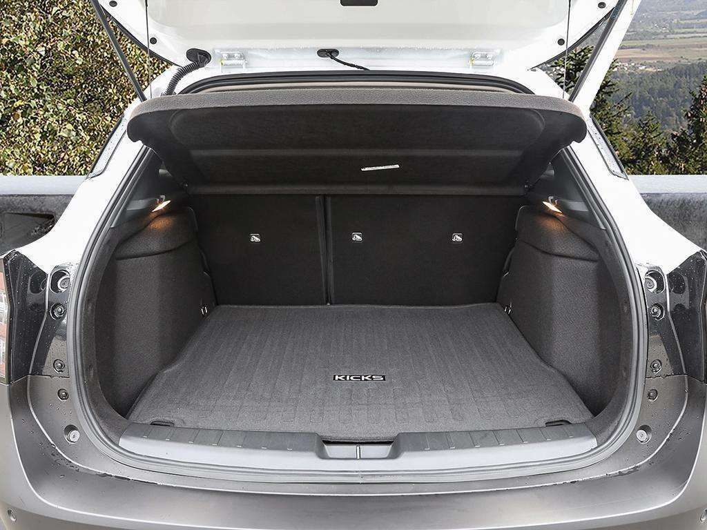Photo 2026 Nissan Kicks SR Premium AWD #7