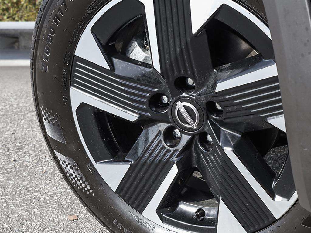 Photo 2026 Nissan Kicks SV Premium AWD #8