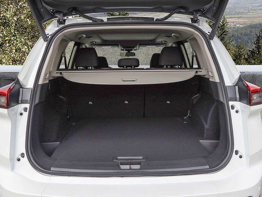 Photo Nissan Rogue SV Moonroof 2026 #7