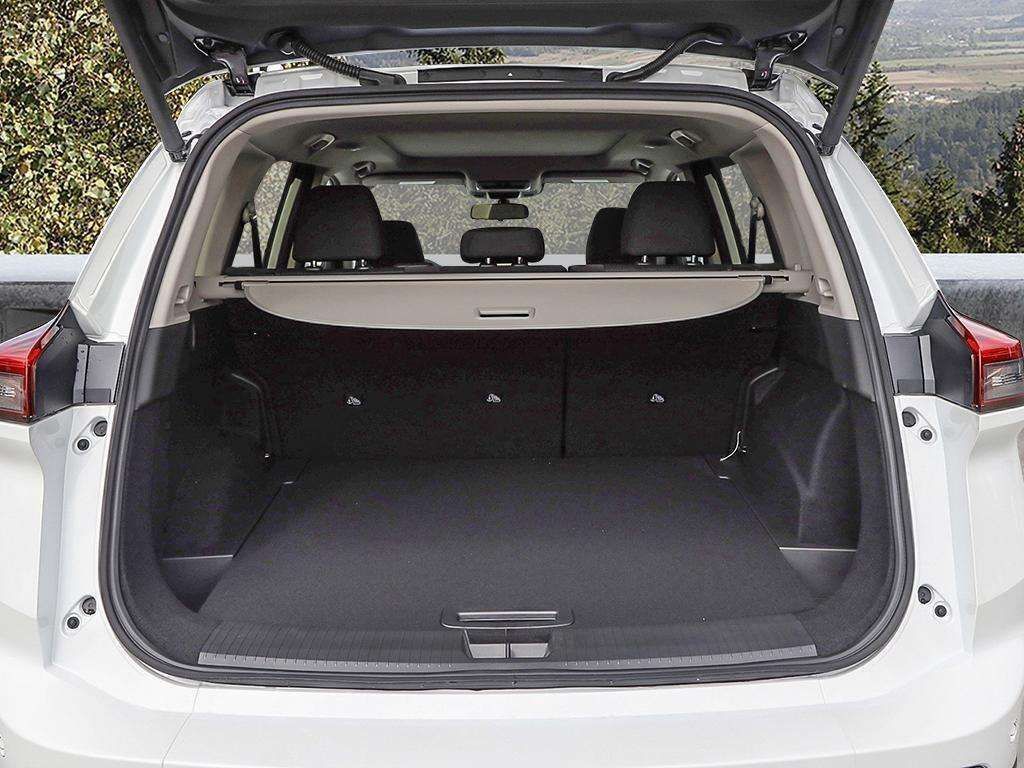 Photo Nissan Rogue SV Moonroof 2026 #7