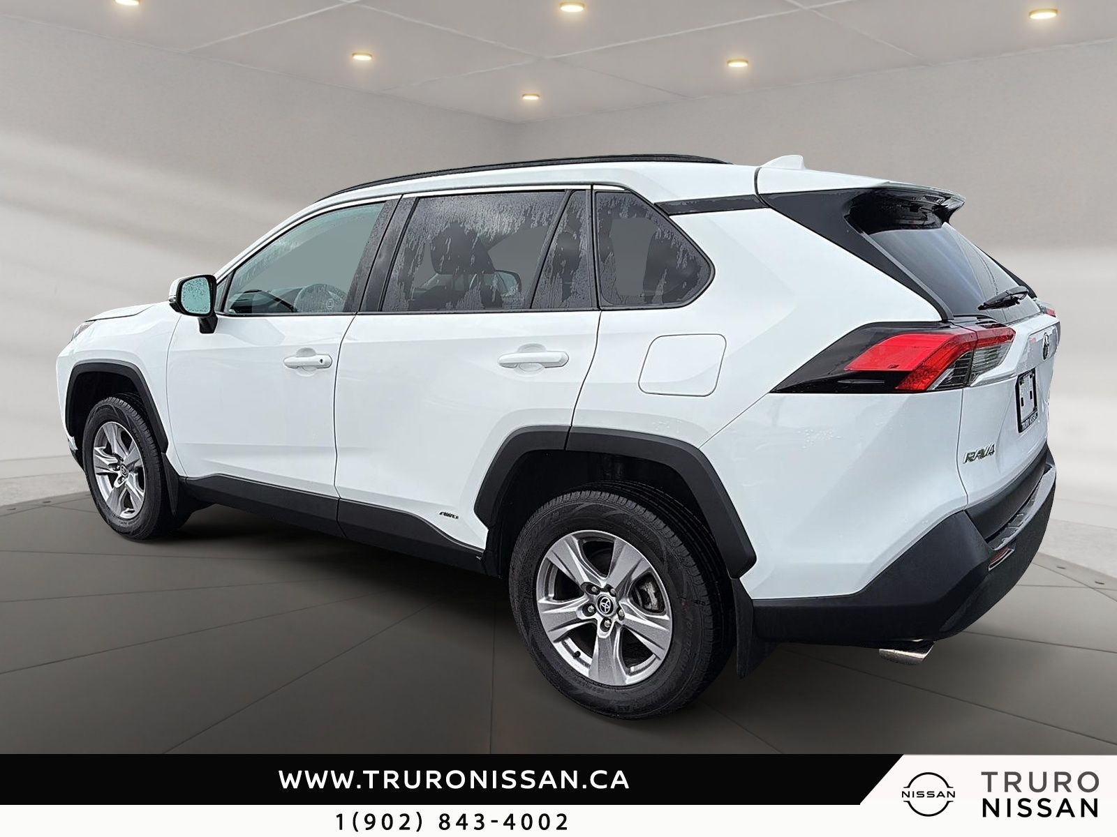 Photo 2023 Toyota RAV4 Hybrid XLE #5