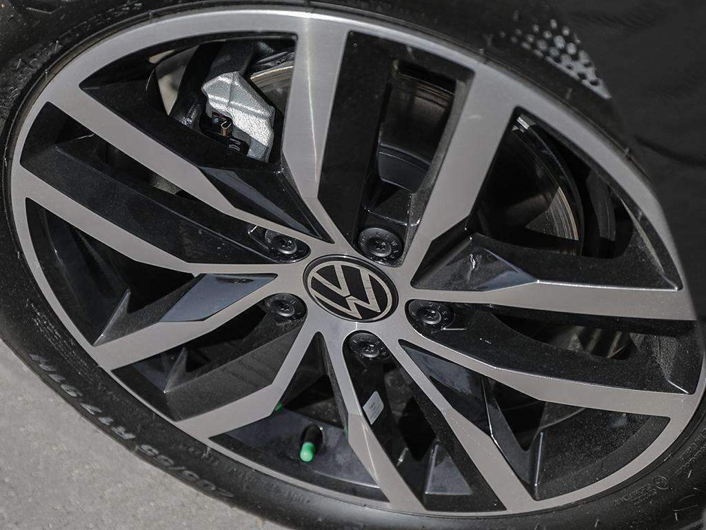 Photo 2026 Volkswagen Jetta Comfortline #8