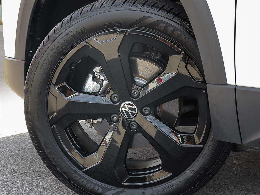 Photo 2026 Volkswagen Taos Comfortline Black Edition 4MOTION #8