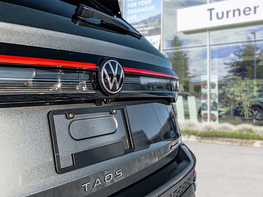 Photo 2026 Volkswagen Taos Highline 4MOTION #7