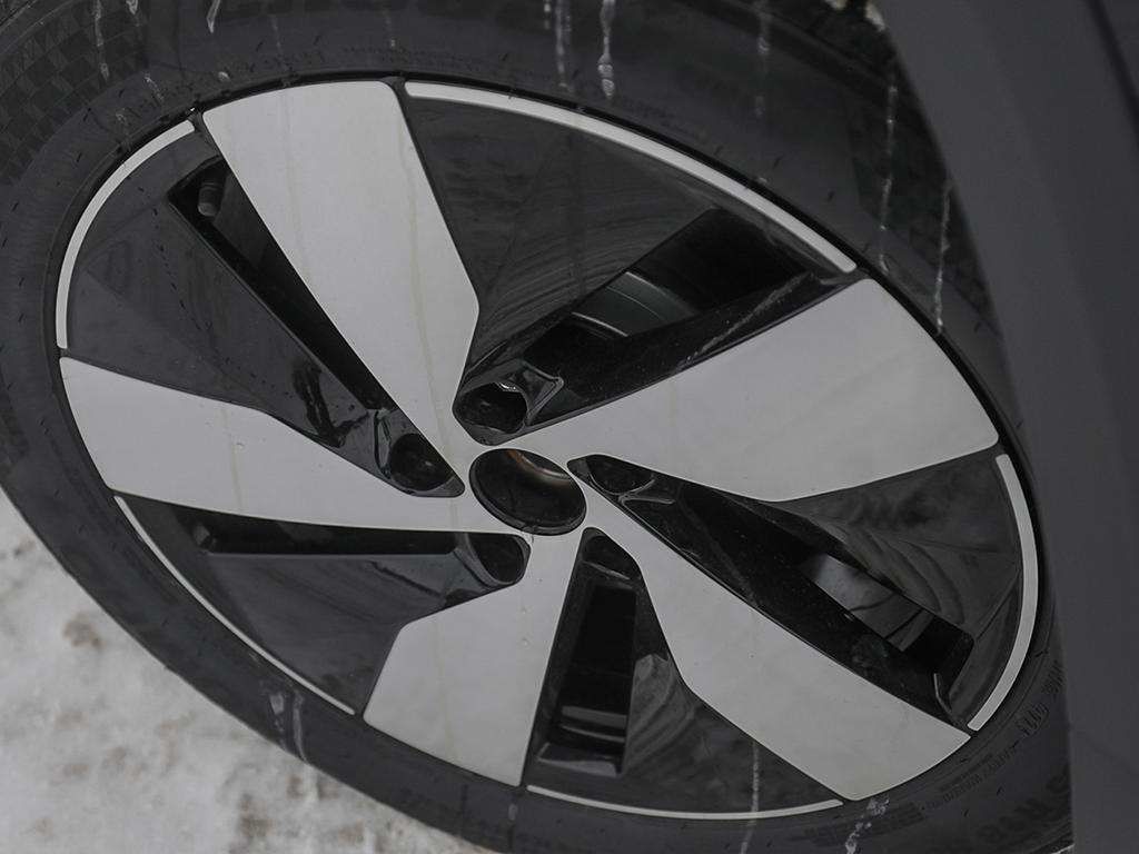 Photo 2027 Volkswagen Taos Trendline 4MOTION #6