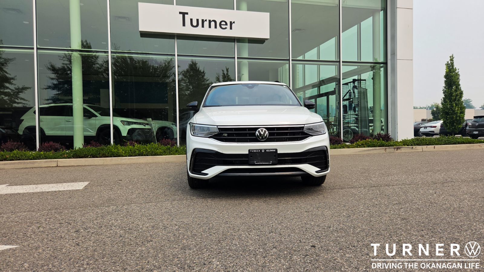 Photo 2024 Volkswagen Tiguan Comfortline R-Line Black Edition #3