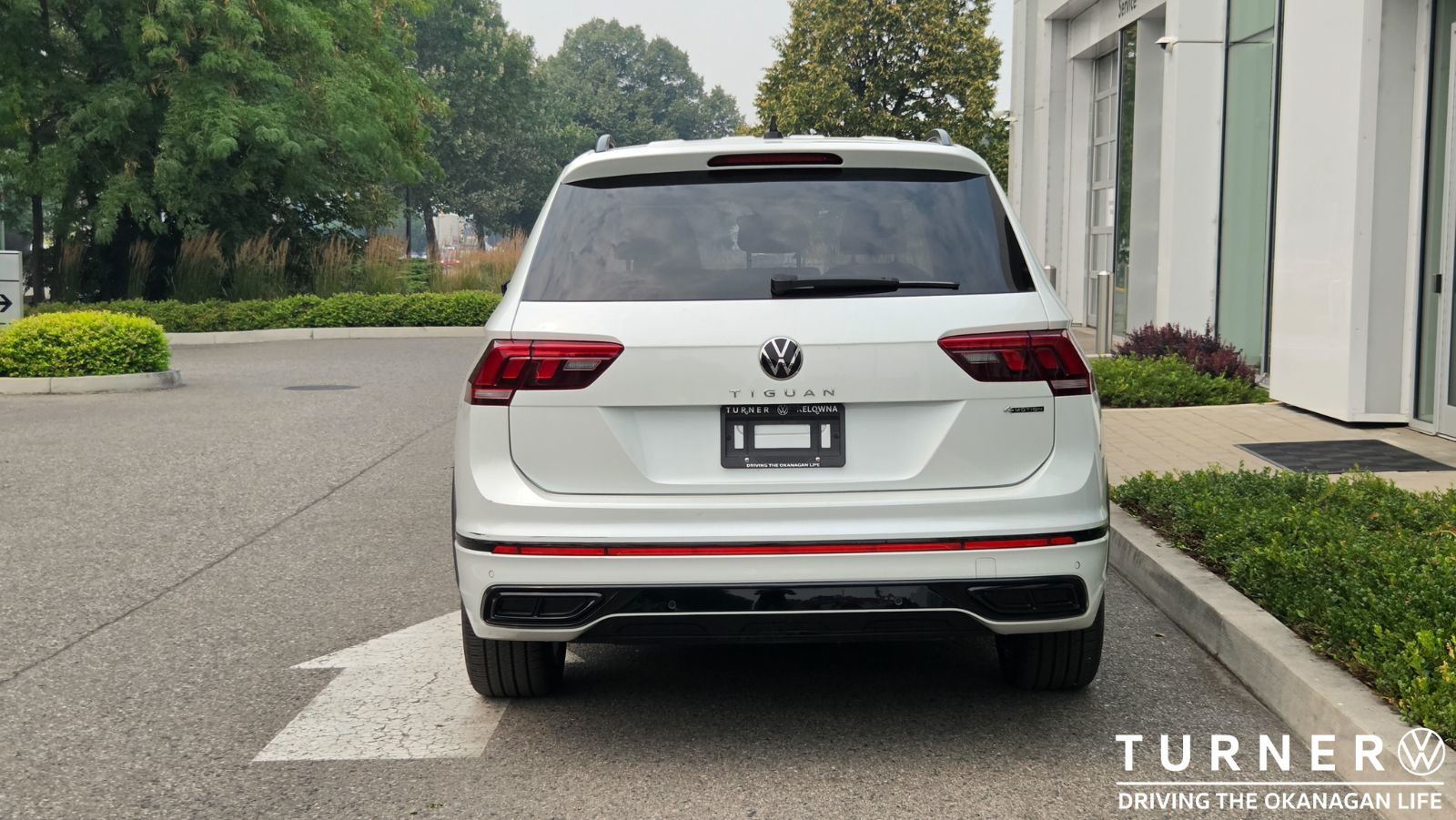 Photo 2024 Volkswagen Tiguan Comfortline R-Line Black Edition #6