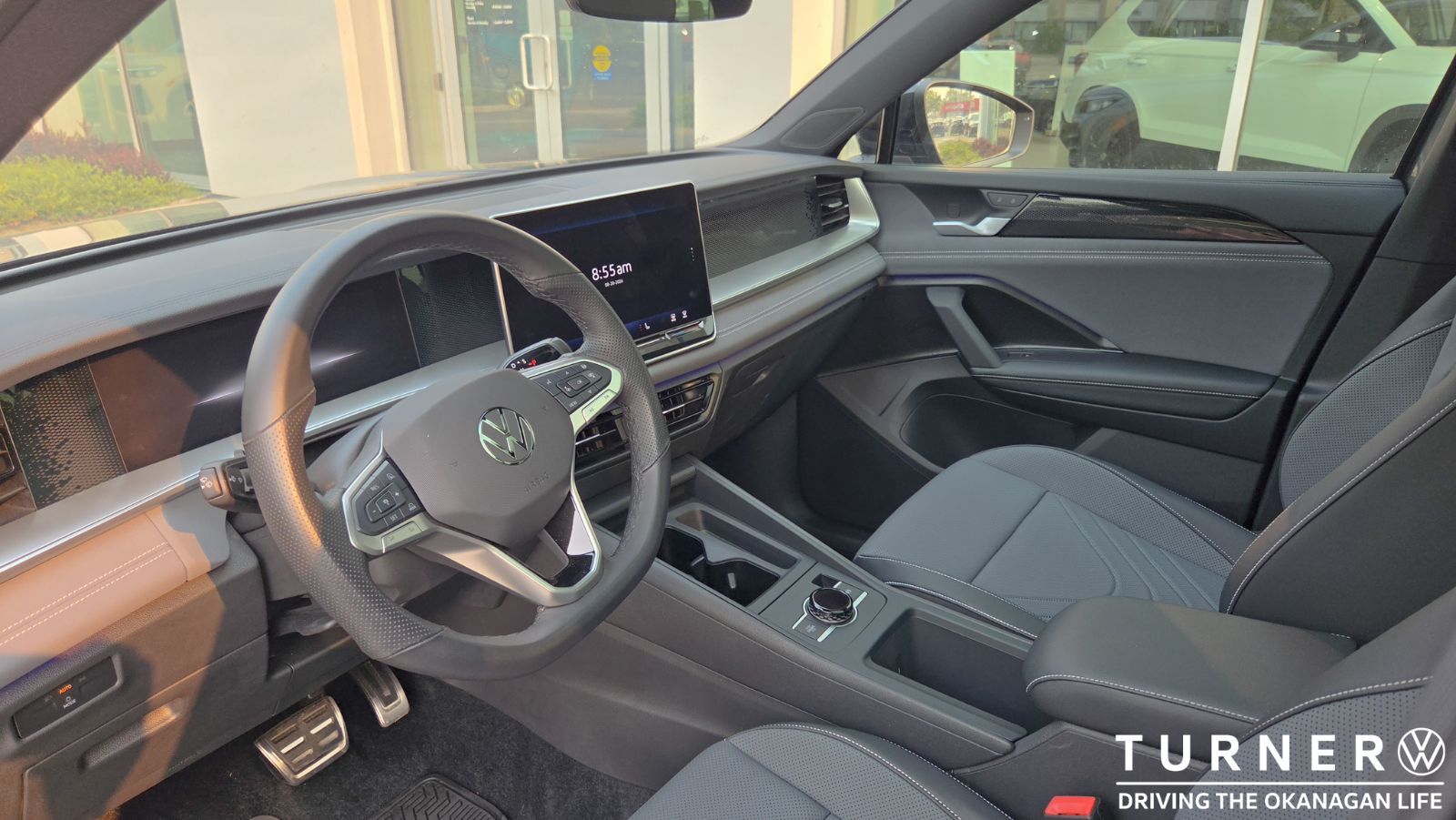 Photo 2025 Volkswagen Tiguan Comfortline R-Line Black Edition #7