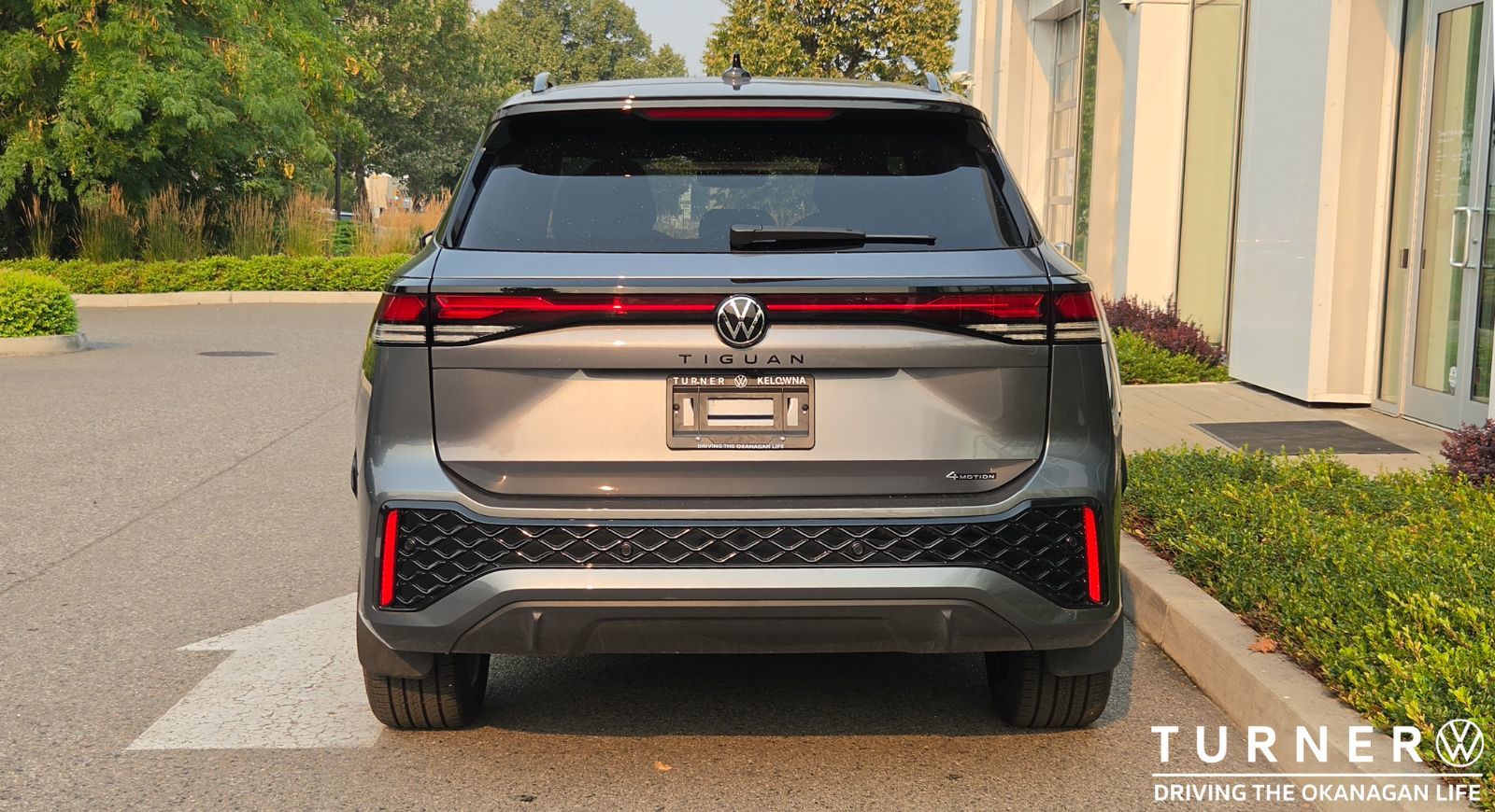 Photo 2025 Volkswagen Tiguan Comfortline R-Line Black Edition #6