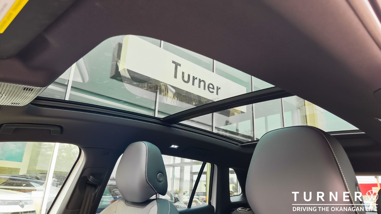 Photo 2025 Volkswagen Tiguan Comfortline R-Line Black Edition #8