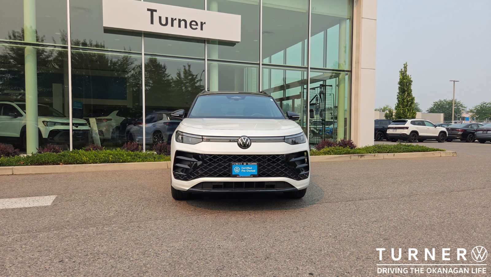 Photo 2025 Volkswagen Tiguan Comfortline R-Line Black Edition #3