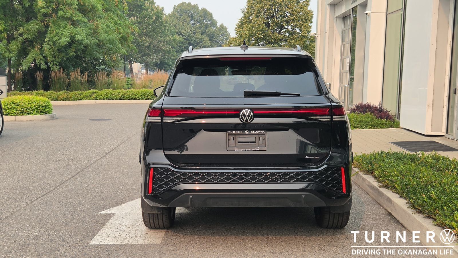 Photo 2026 Volkswagen Tiguan Comfortline R-Line Black Edition #6