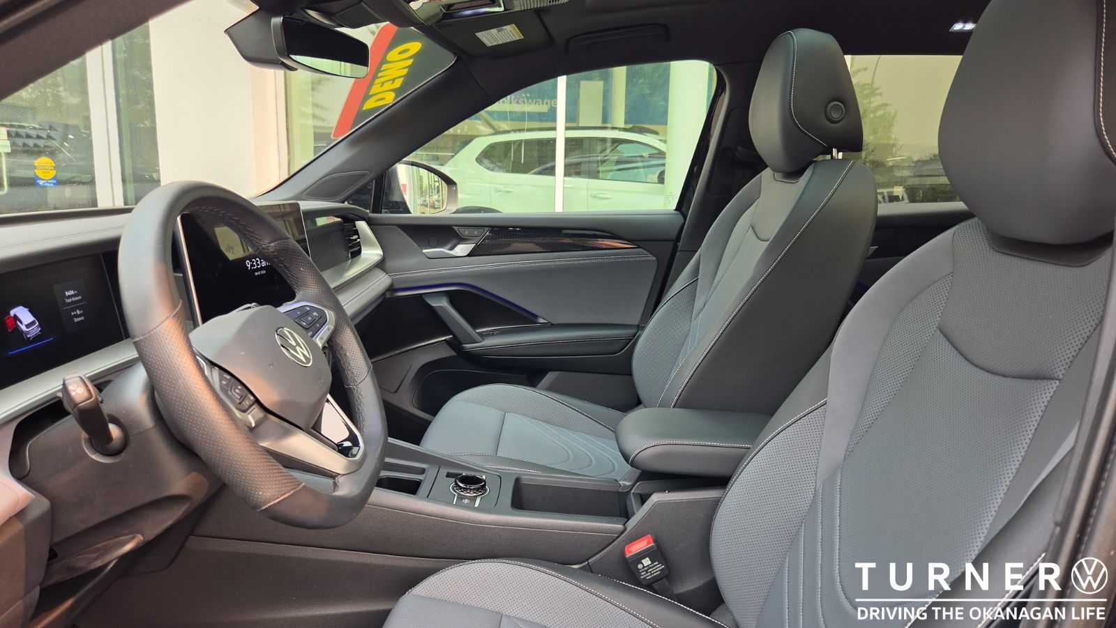 Photo 2026 Volkswagen Tiguan Comfortline R-Line Black Edition #8