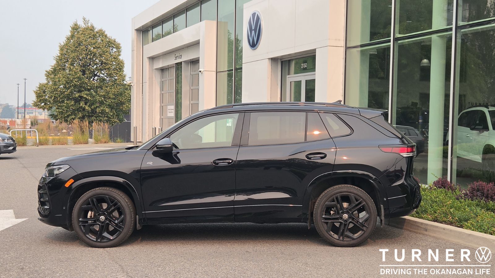 Photo 2026 Volkswagen Tiguan Comfortline R-Line Black Edition #2