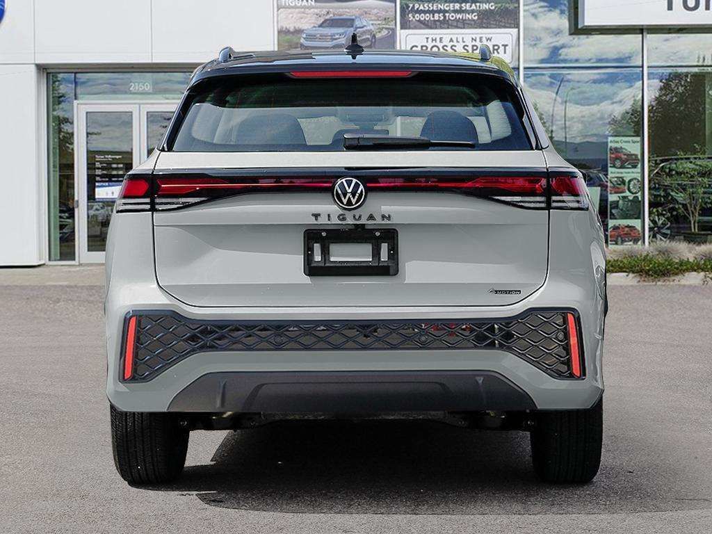 Photo 2026 Volkswagen Tiguan Comfortline R-Line Black Edition 4MOTION #5
