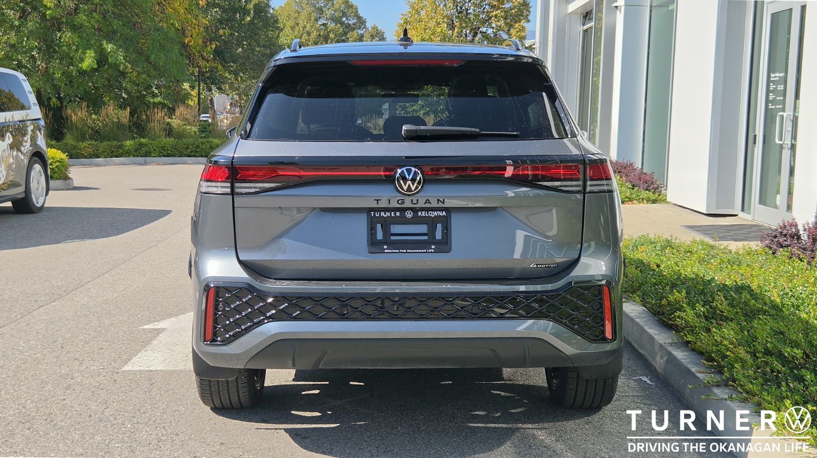 Photo 2026 Volkswagen Tiguan Comfortline R-Line Black Edition #6