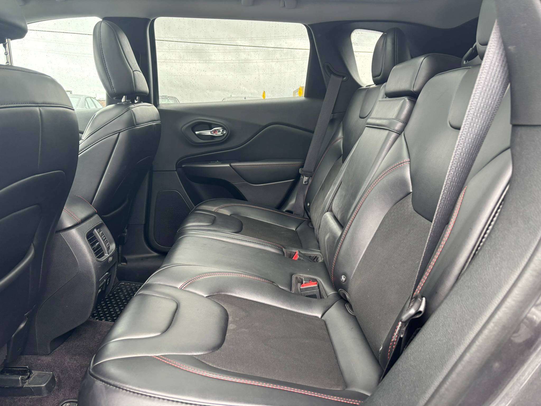 Photo 2019 Jeep Cherokee Trailhawk #7