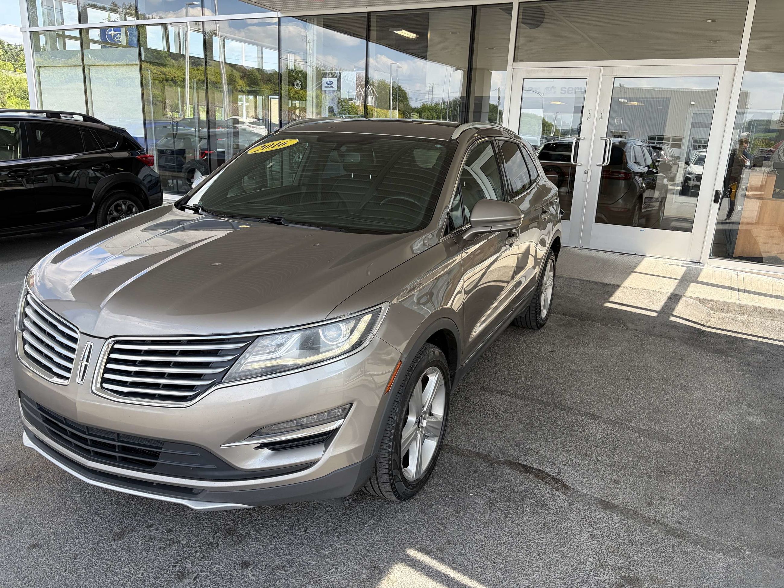 Photo Lincoln MKC AWD 4dr Premier 2016 #7