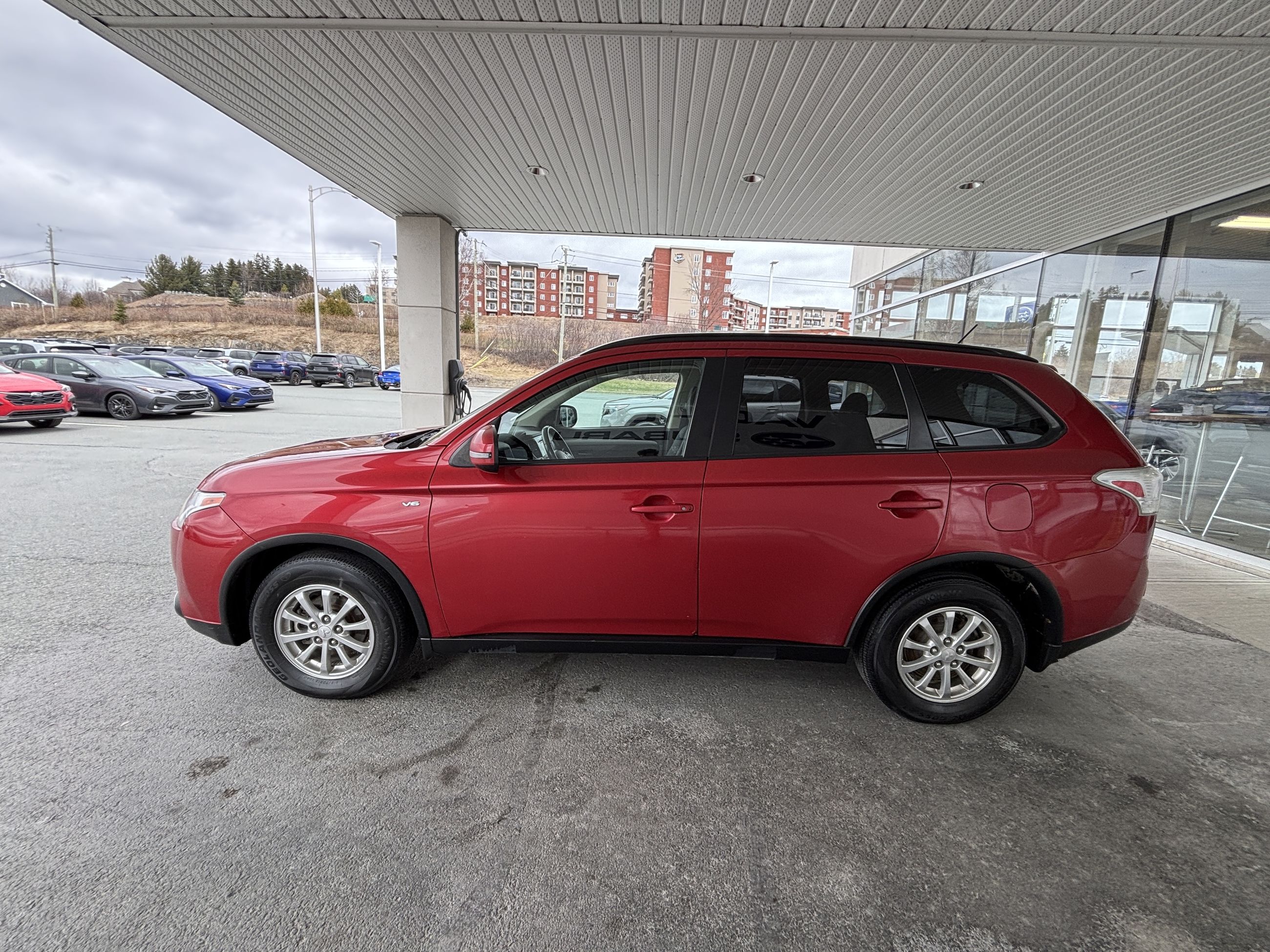 Mitsubishi Outlander 4WD 4dr SE 2015