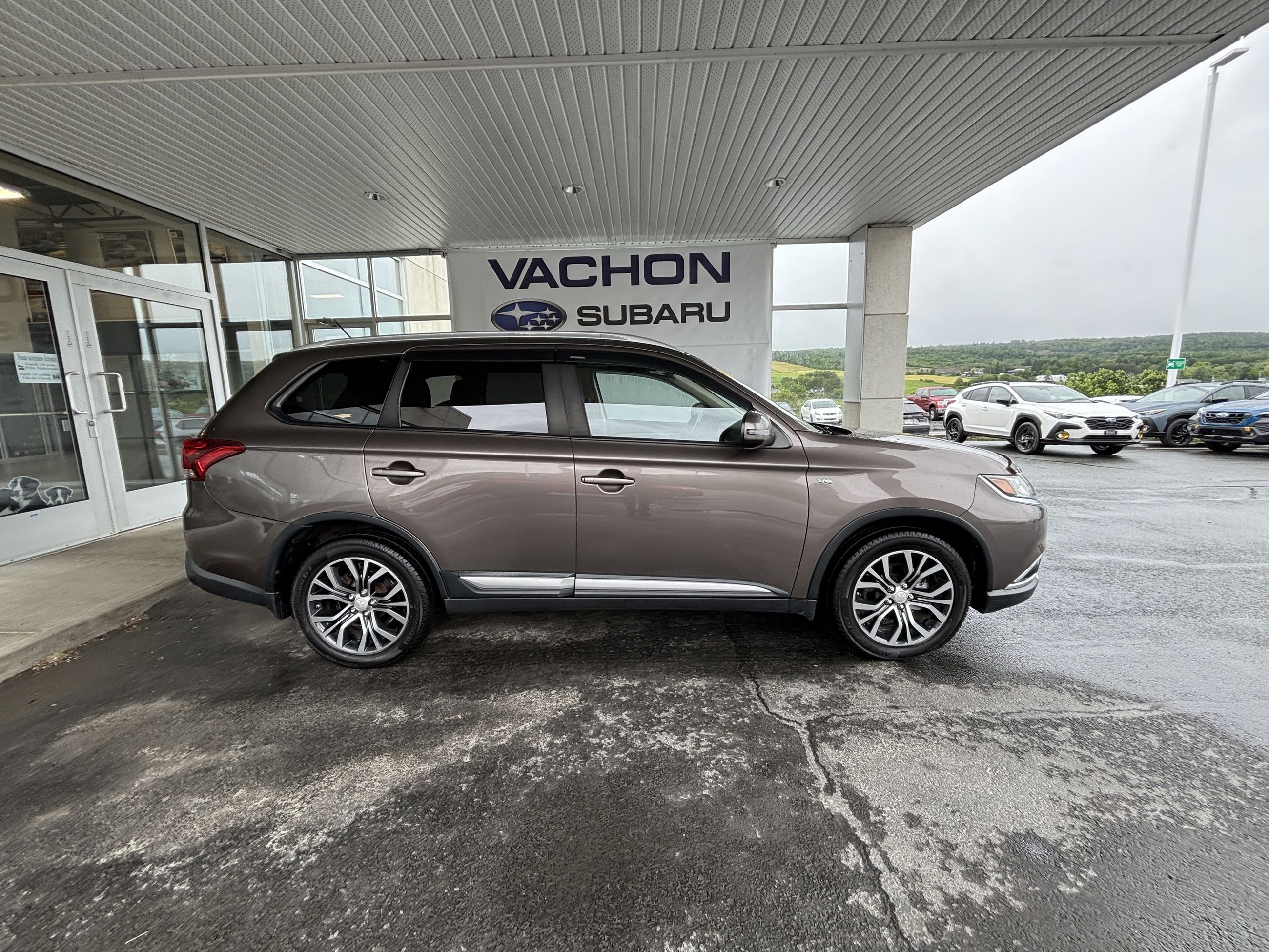 2016 Mitsubishi Outlander AWC 4dr SE