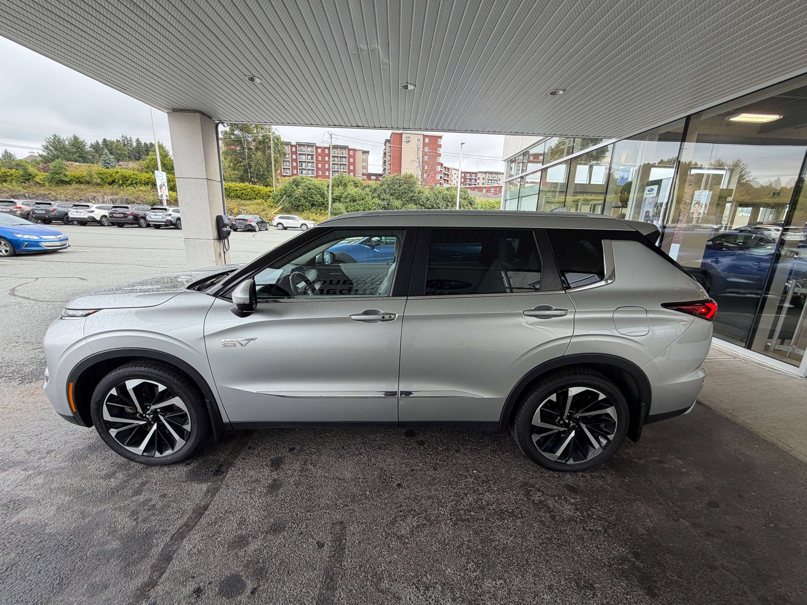 Photo 2023 Mitsubishi Outlander LE #6