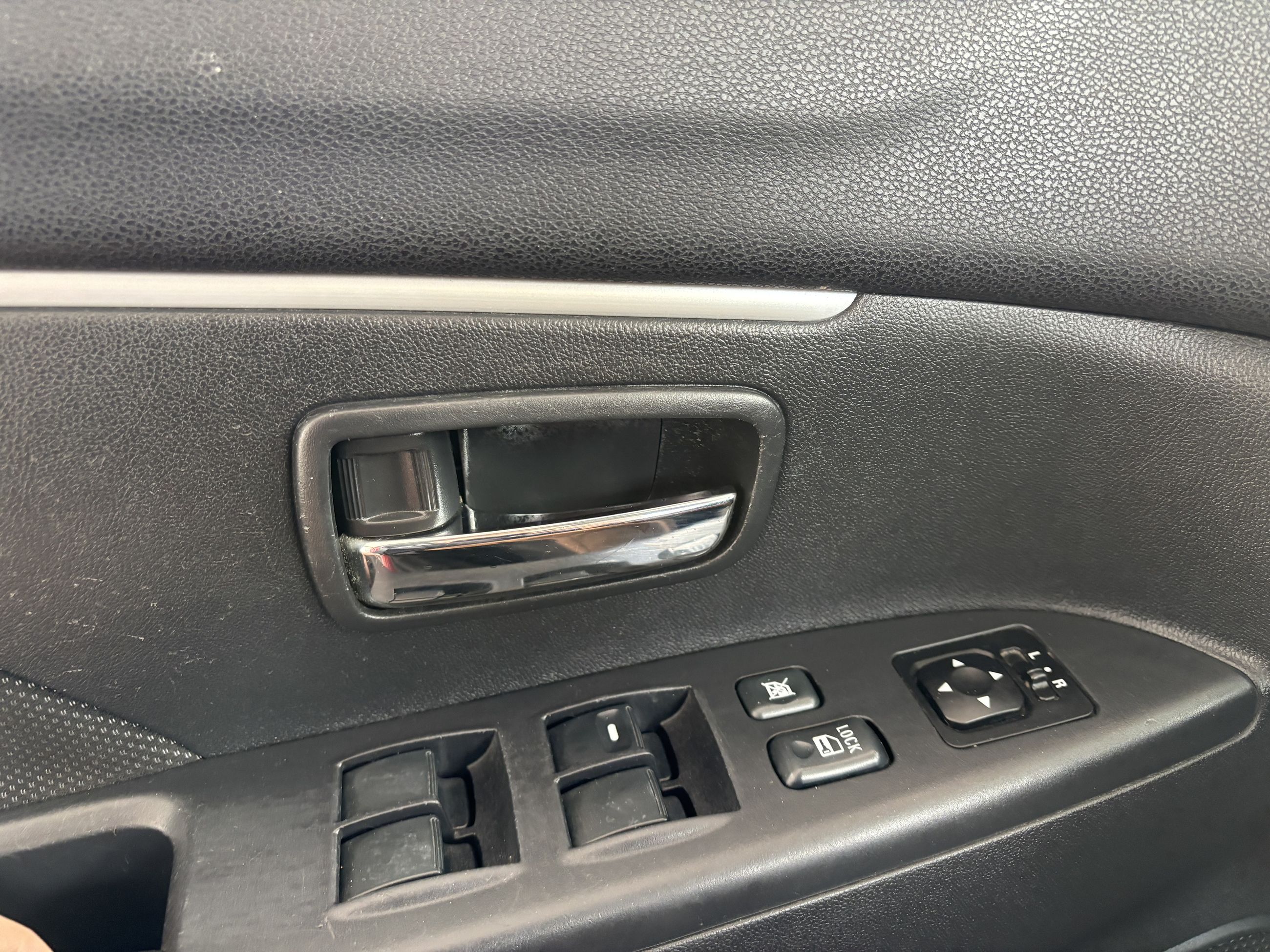 Mitsubishi RVR AWD 4dr CVT SE 2012