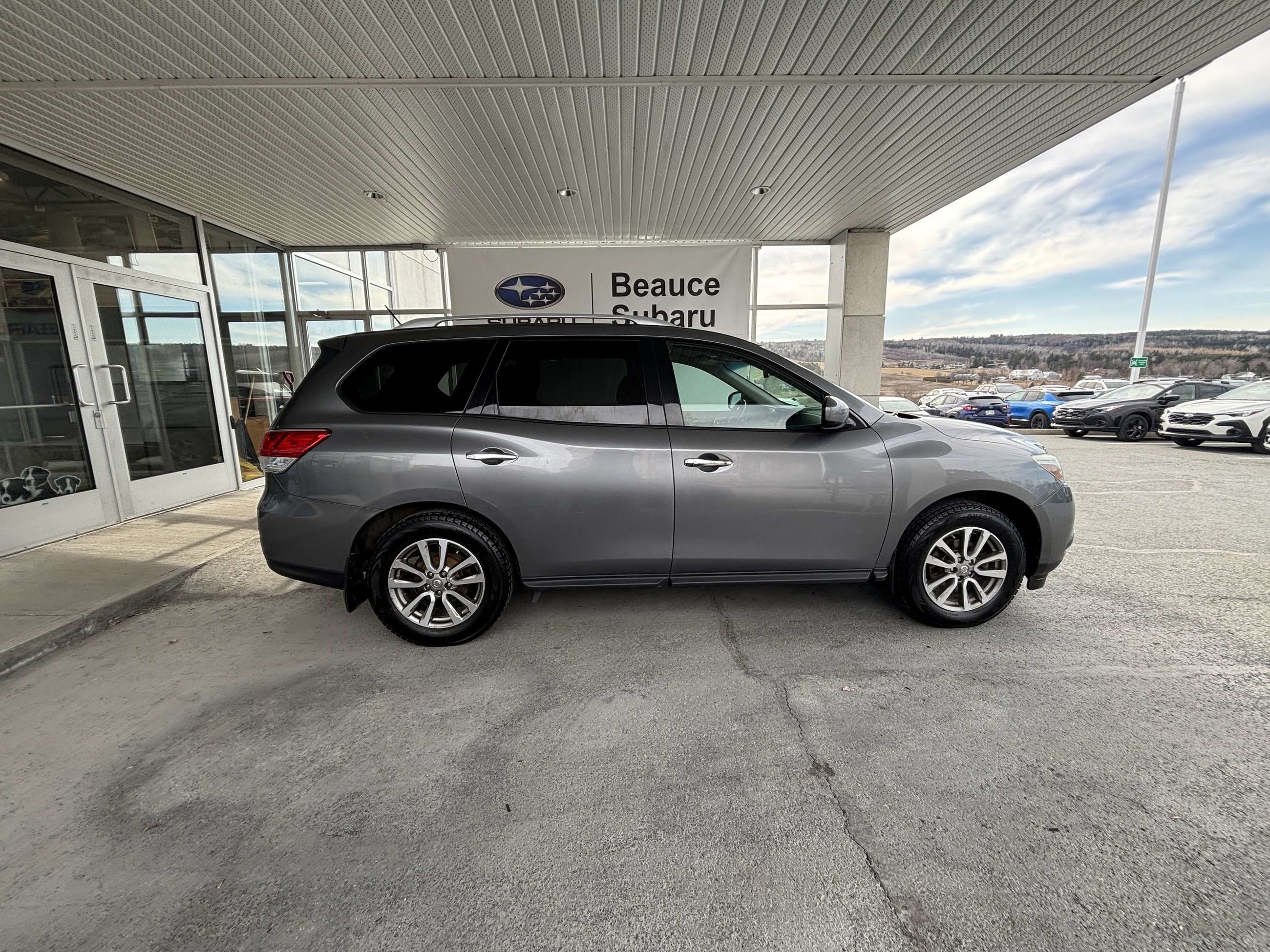 Photo Nissan Pathfinder 4WD 4dr SV 2015 #2