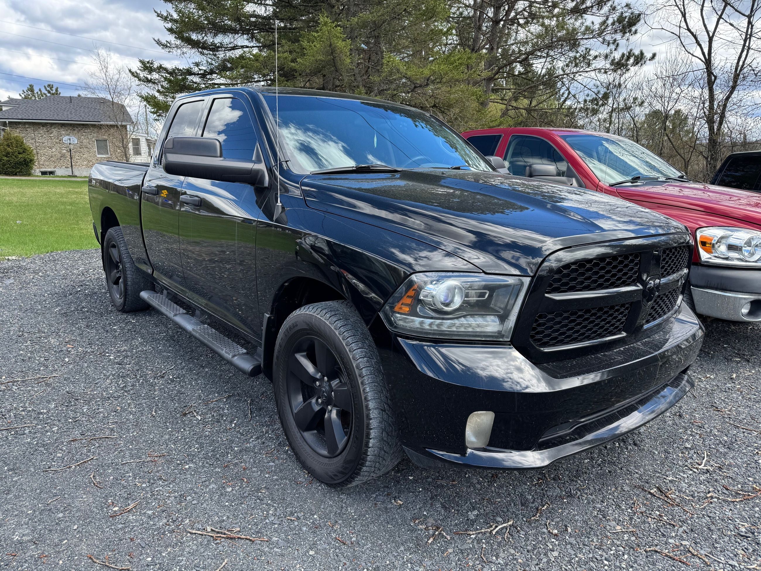 2014 RAM 1500 4WD Quad Cab 140.5  ST