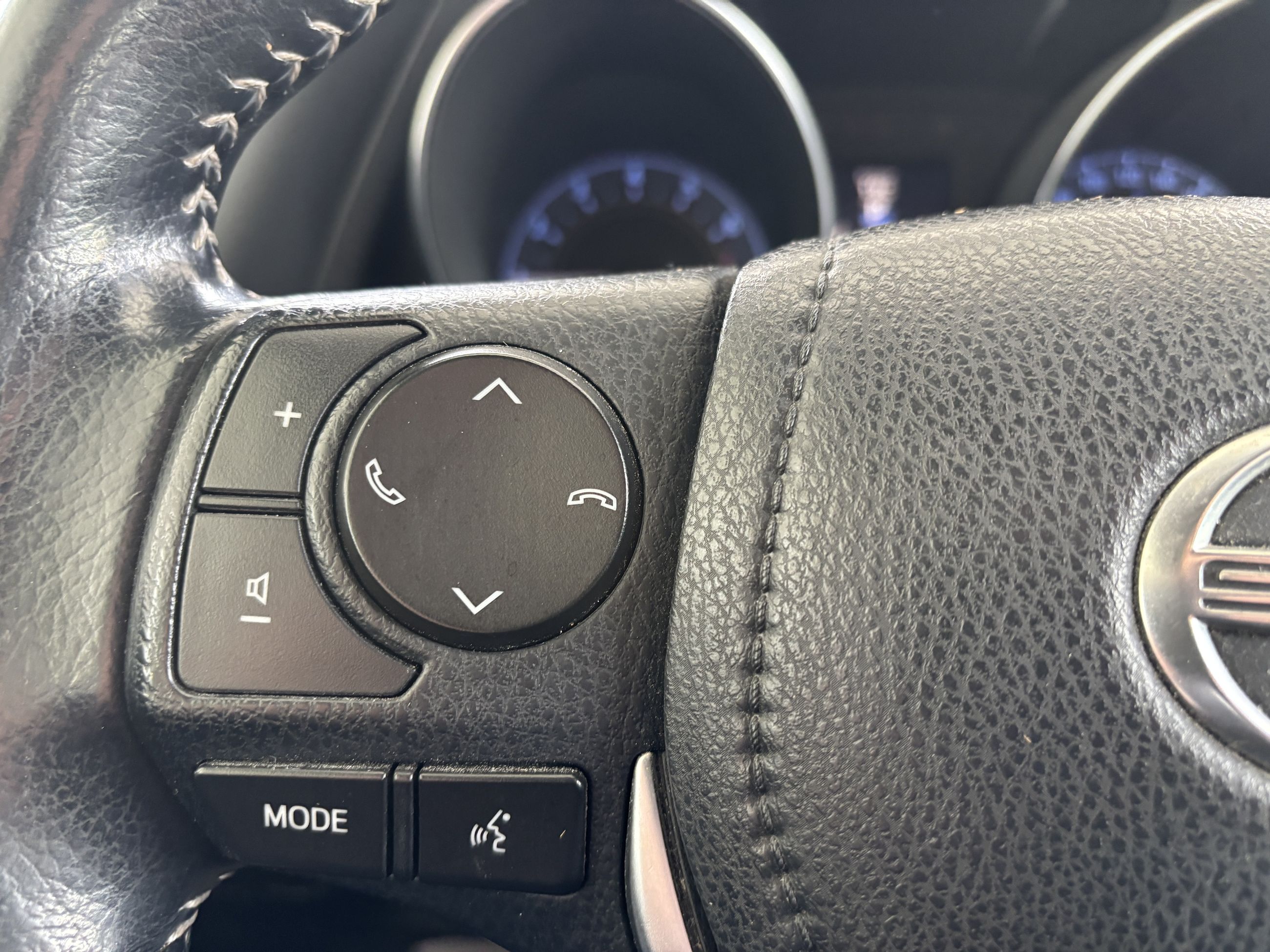 Scion IM 4dr HB CVT 2016