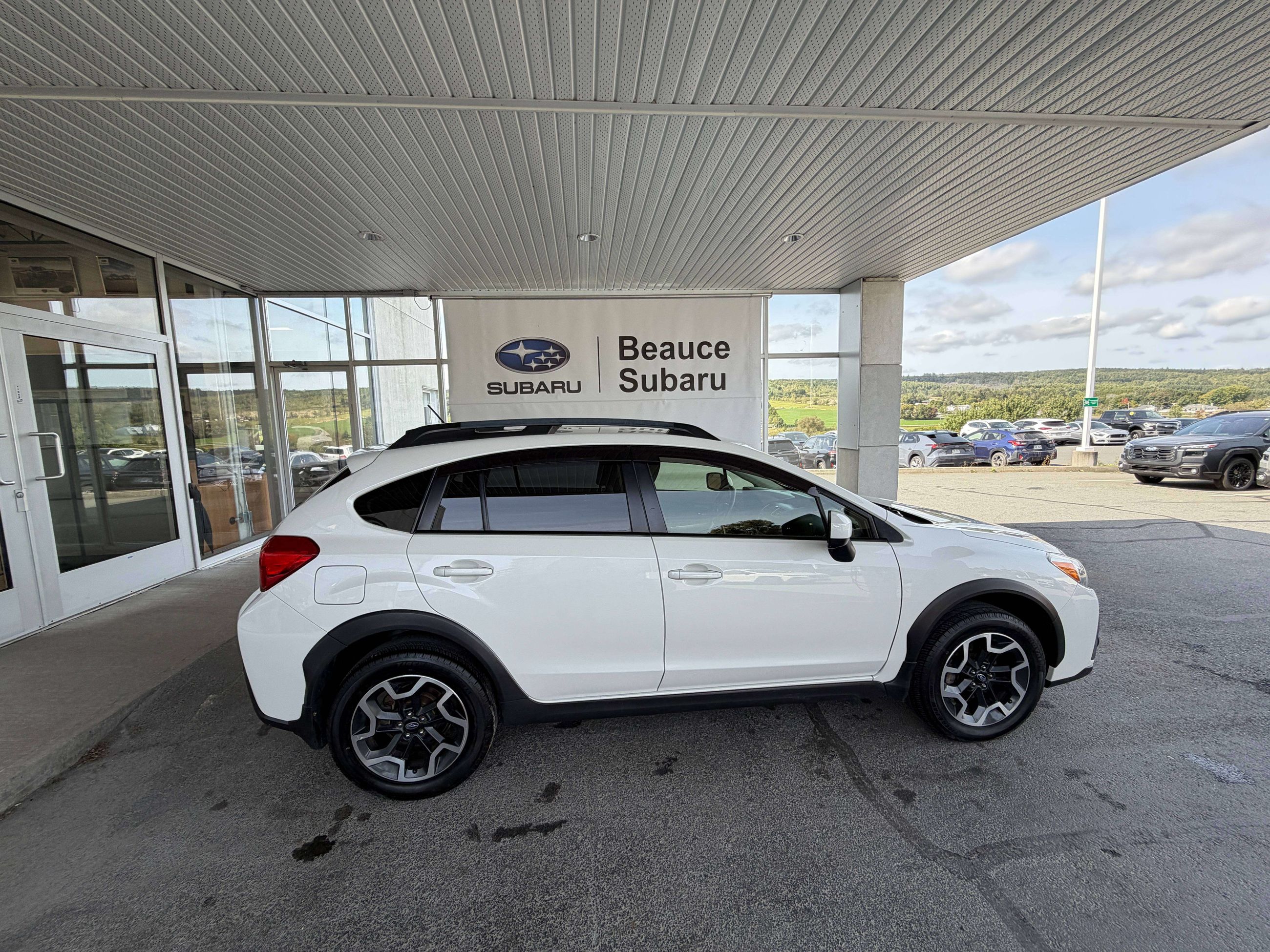 Photo 2017 Subaru Crosstrek Touring #2