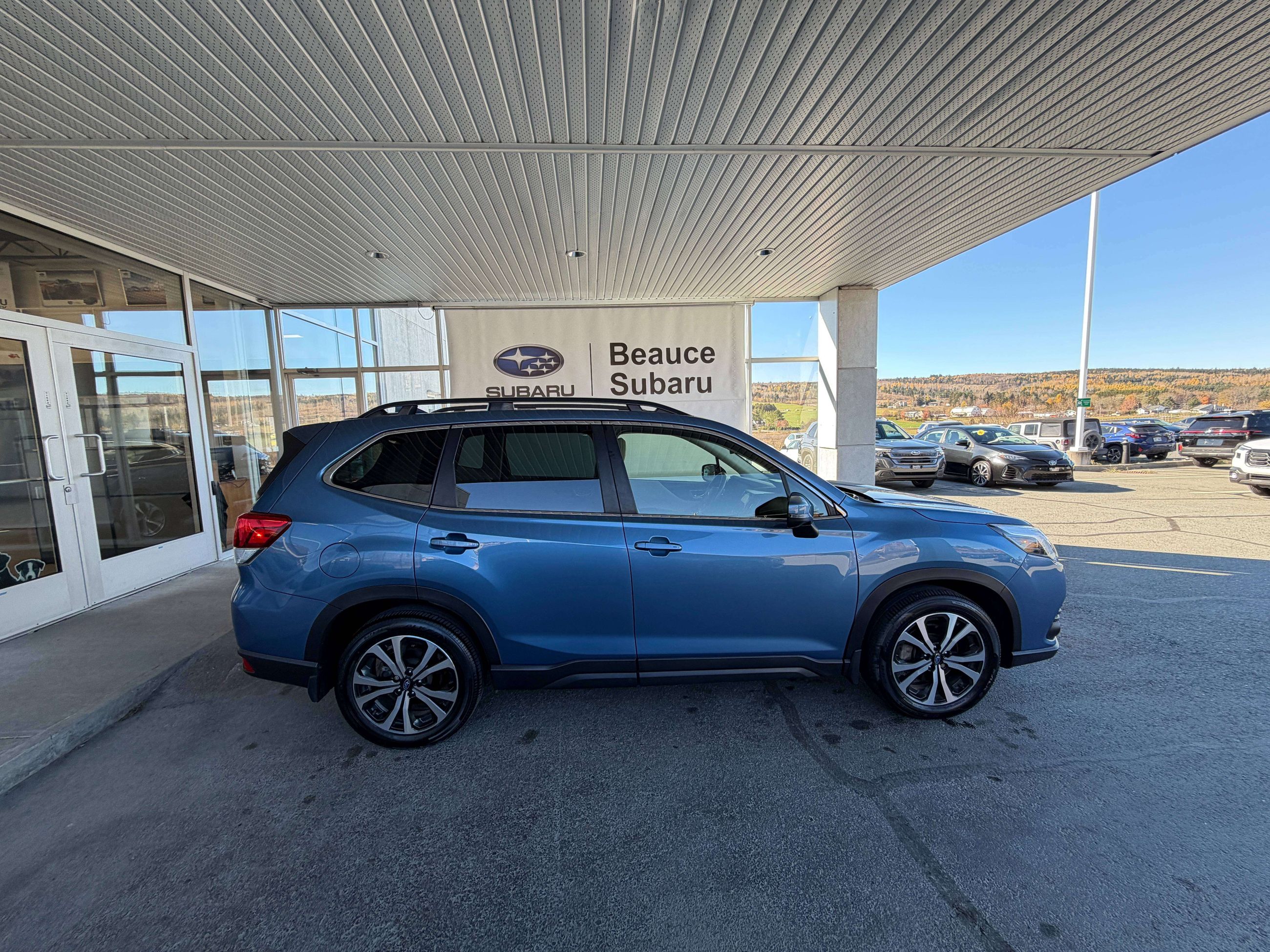 Photo 2023 Subaru Forester Limited #3