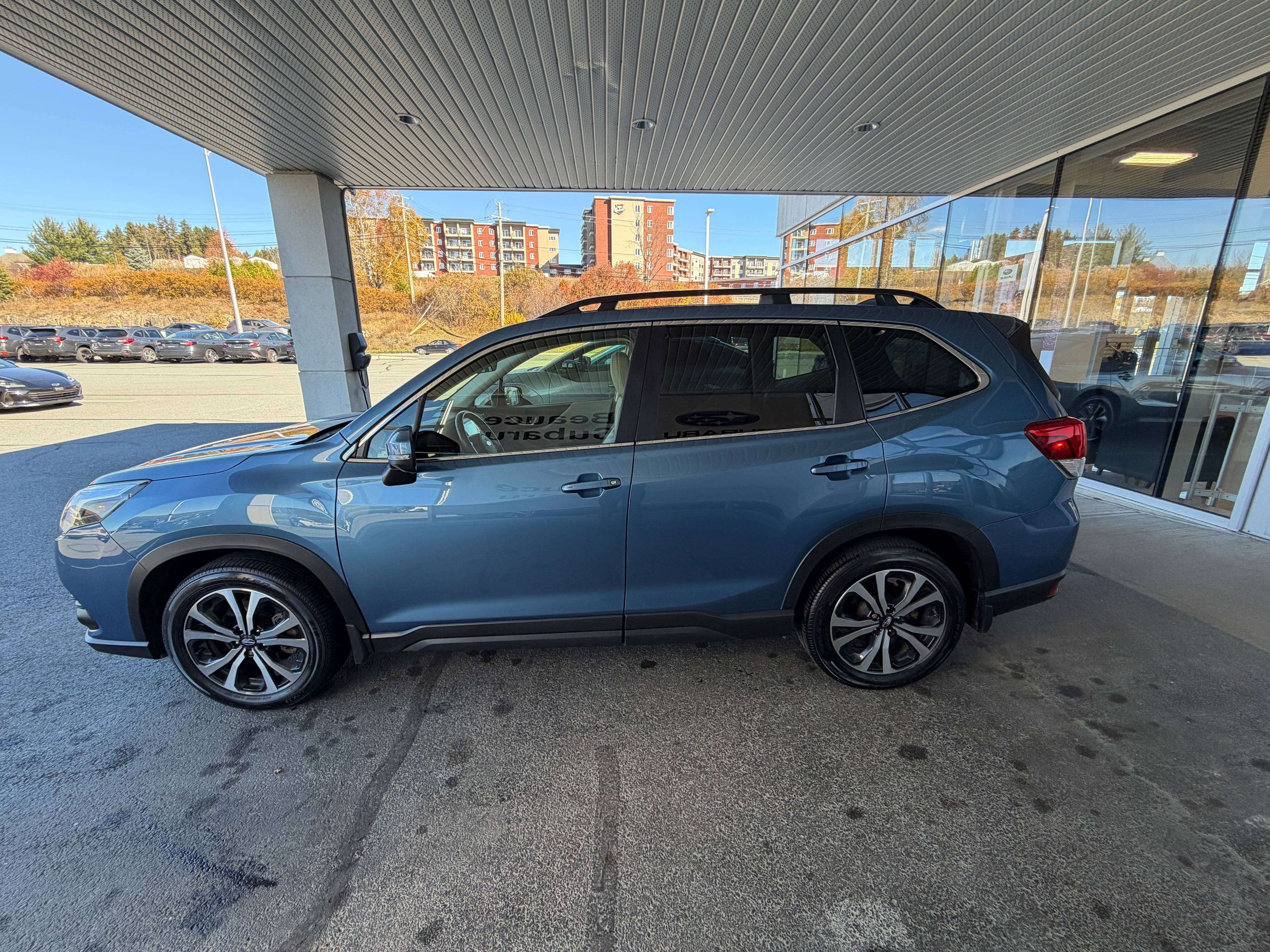 Photo 2023 Subaru Forester Limited #7